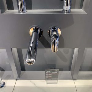 voi lavabo nong lanh toto tls03308b gan tuong 2 lo 3
