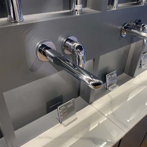 voi lavabo nong lanh toto tls03308b gan tuong 2 lo 4